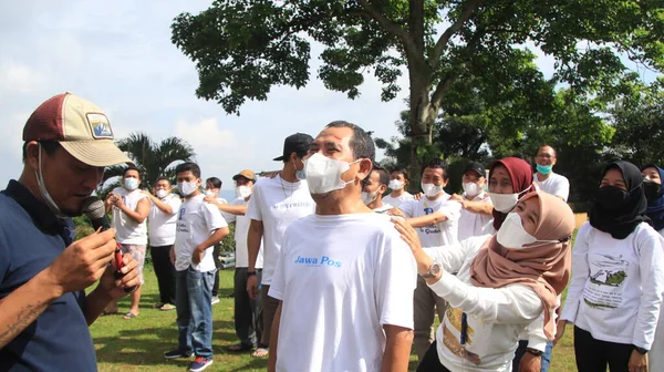 Grupo Personas Jugando Juntas Patio Recreo Salatiga Indonesia Diciembre 2021 —  Fotos de Stock