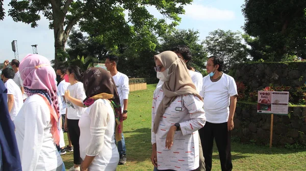 Grupo Pessoas Brincando Juntas Playground Salatiga Indonésia Dezembro 2021 — Fotografia de Stock