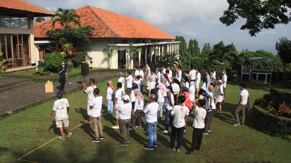 Grupp Människor Som Spelar Tillsammans Lekplatsen Salatiga Indonesien December 2021 — Stockfoto