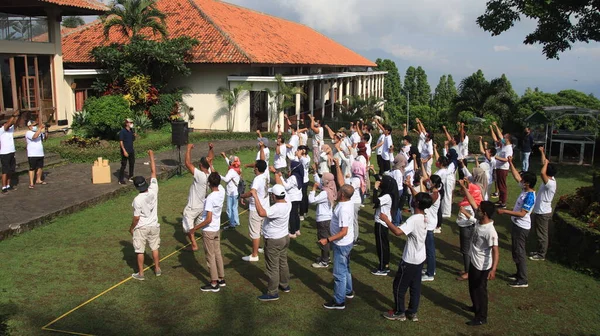 Gruppo Persone Che Giocano Insieme Parco Giochi Salatiga Indonesia Dicembre — Foto Stock