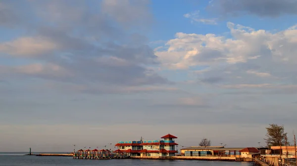 Turiști Relaxați Locul Divertisment Malul Mării Pekalongan Indonezia Aprilie 2022 — Fotografie, imagine de stoc