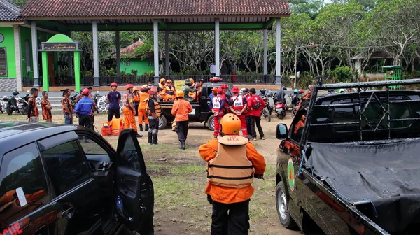 Equipe Sar Busca Salvamento Estão Ajudando Vítimas Batang Indonésia Março — Fotografia de Stock