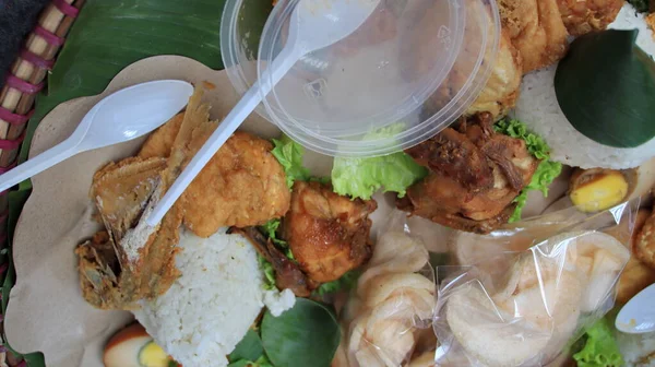 Geleneksel Java Yemeği Nasi Tumpeng Veya Endonezya Nasi Kampü Veya — Stok fotoğraf