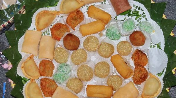 Snacks Fritos Doces Salgados Tradicionais Indonésios Recipiente — Fotografia de Stock