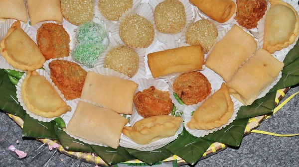 Snacks Fritos Doces Salgados Tradicionais Indonésios Recipiente — Fotografia de Stock