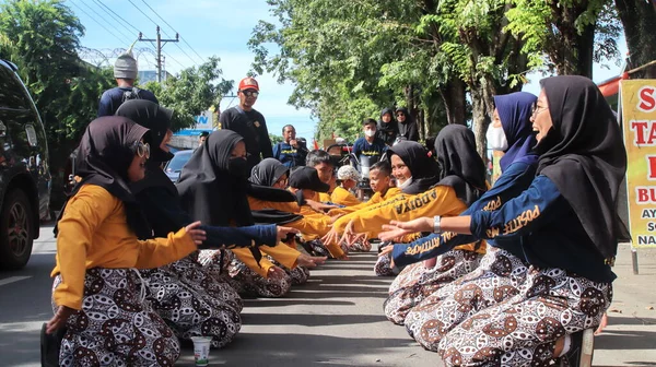 Kültürel Geçit Töreni Eğlencesi Geleneksel Müzik Dans Pekalongan Endonezya Şubat — Stok fotoğraf