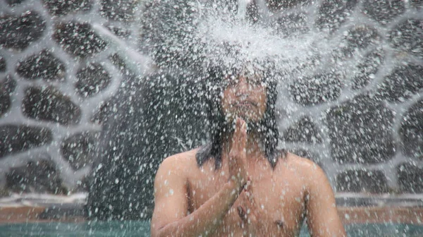 Man Taking Shower Outdoor Shower Ritual Bathing Holy Water Man — стокове фото