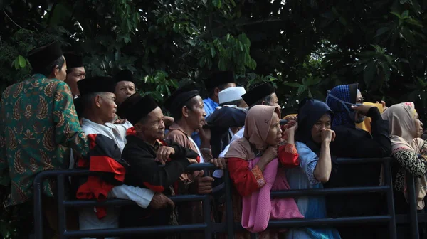 Foto Residente Tomando Camión Para Viajar Batang Indonesia Marzo 2022 —  Fotos de Stock