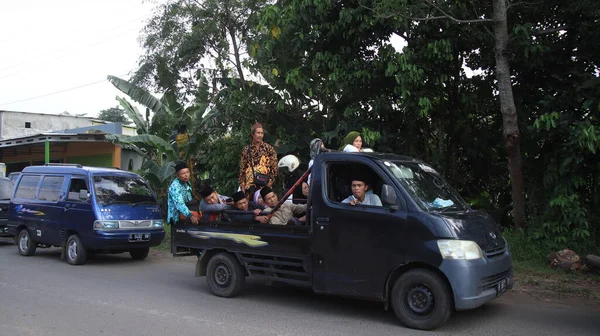 Foto Invånare Som Tar Lastbil För Att Resa Batang Indonesien — Stockfoto