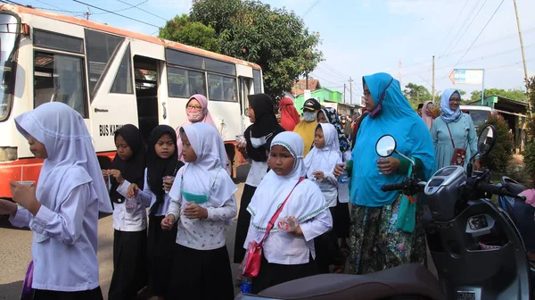 Φωτογραφία Τεκμηρίωσης Παρέλαση Των Μαθητών Koran Education Park Taman Pendidikan — Φωτογραφία Αρχείου