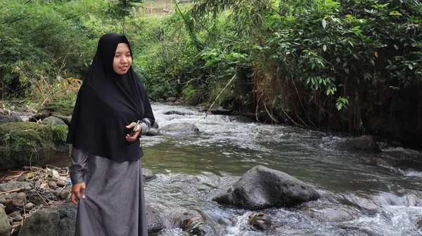 Güneşli Bir Yaz Gününde Malang Endonezya Güzel Bir Nehirde Oynayan — Stok fotoğraf
