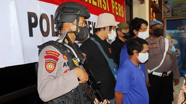 Policja Aresztuje Przestępców Przesłuchuje Pekalongan Indonezja Lipca 2022 — Zdjęcie stockowe