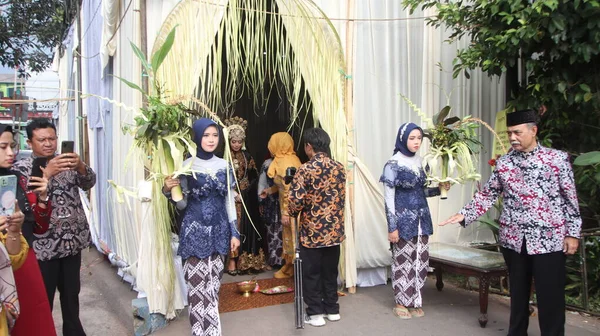 Podczas Tradycyjnej Javanese Ceremonii Ślubnej Malang Indonezji Lipca 2022 — Zdjęcie stockowe