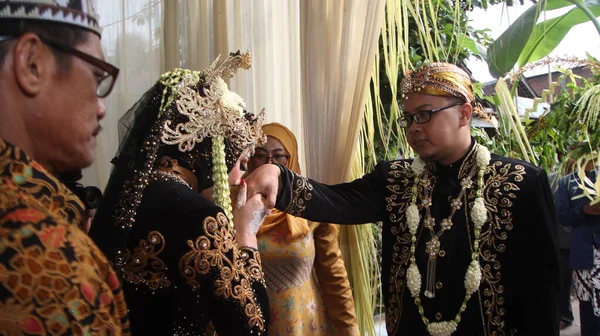 Během Tradičního Javánského Svatebního Obřadu Malangu Indonésie Července 2022 — Stock fotografie