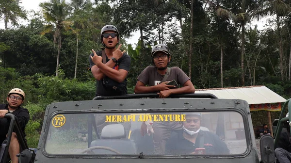 Group Tourist Four While Drive Ride Exploring Mount Merapi Trails — Photo