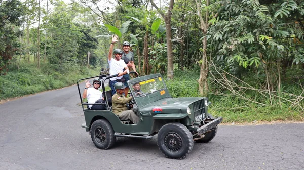 Group Tourist Four While Drive Ride Exploring Mount Merapi Trails — Stok Foto