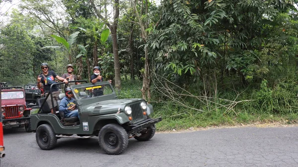 Group Tourist Four While Drive Ride Exploring Mount Merapi Trails — Stockfoto