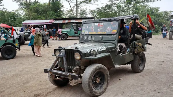 Group Tourist Four While Drive Ride Exploring Mount Merapi Trails — Stockfoto