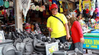 Tourists while shopping at the people's market, Yogyakarta, Indonesia July 20, 2022