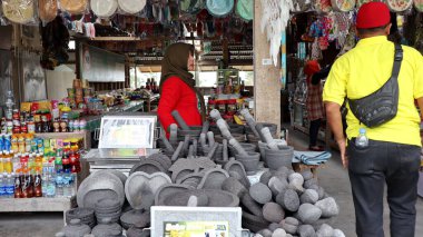 Tourists while shopping at the people's market, Yogyakarta, Indonesia July 20, 2022