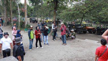 Tourists while shopping at the people's market, Yogyakarta, Indonesia July 20, 2022
