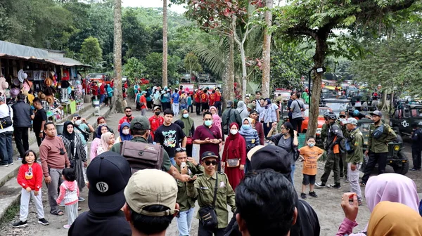 Tourists Looking Museum Mini Sisa Hartaku Remaining Treasure Mini Museum — Stock Photo, Image