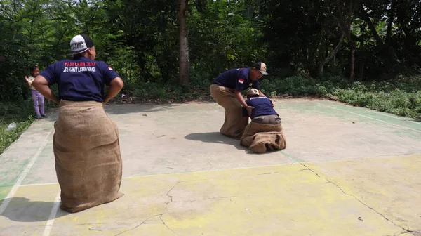 Balap Karung Sack Race Traditional Indonesian Games Celebrate Indonesia Independence — Photo