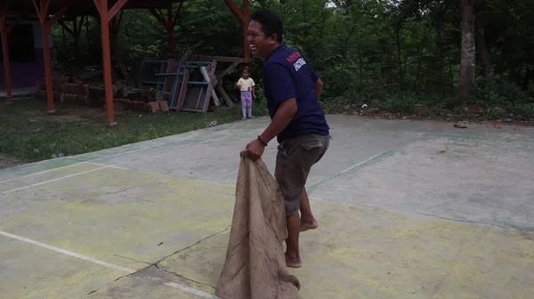 Balap Karung Sack Race Traditional Indonesian Games Celebrate Indonesia Independence — Stockfoto