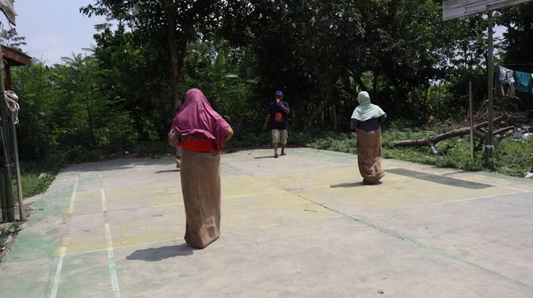 Balap Karung Sack Race Traditional Indonesian Games Celebrate Indonesia Independence — Foto Stock