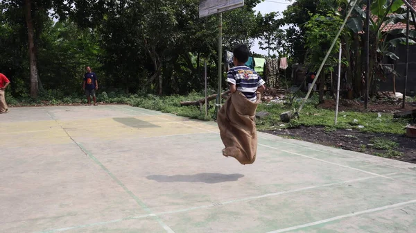 Balap Karung Sack Race Traditional Indonesian Games Celebrate Indonesia Independence Stockbild