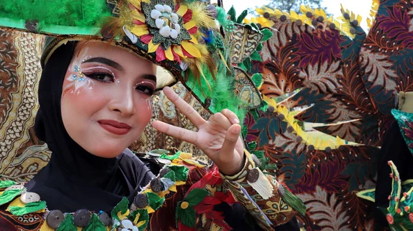 Model Posing Street Batik Carnival Pekalongan Indonesia August 2022 — стокове фото