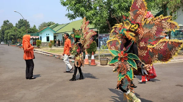 Model Posing Street Batik Carnival Pekalongan Indonesia August 2022 — Zdjęcie stockowe