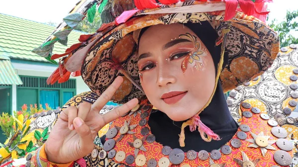 Model Posing Street Batik Carnival Pekalongan Indonesia August 2022 — Fotografia de Stock