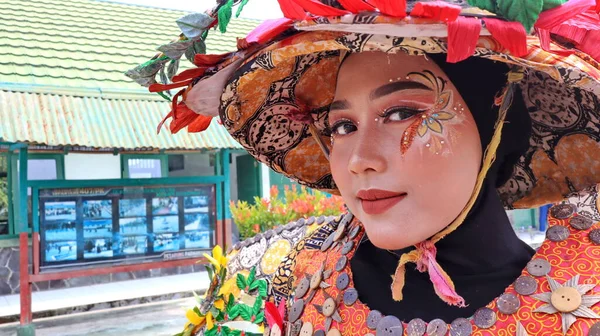 Model Posing Street Batik Carnival Pekalongan Indonesia August 2022 — Zdjęcie stockowe