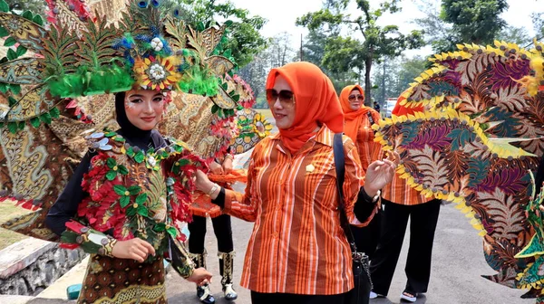Model Posing Street Batik Carnival Pekalongan Indonesia August 2022 — Fotografia de Stock