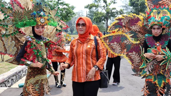 Model Posing Street Batik Carnival Pekalongan Indonesia August 2022 — Φωτογραφία Αρχείου