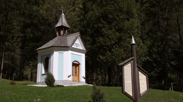 仍然拍摄的一个小教堂 — 图库视频影像