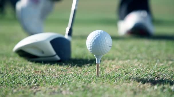 Close-up shot van een golfers — Stockvideo