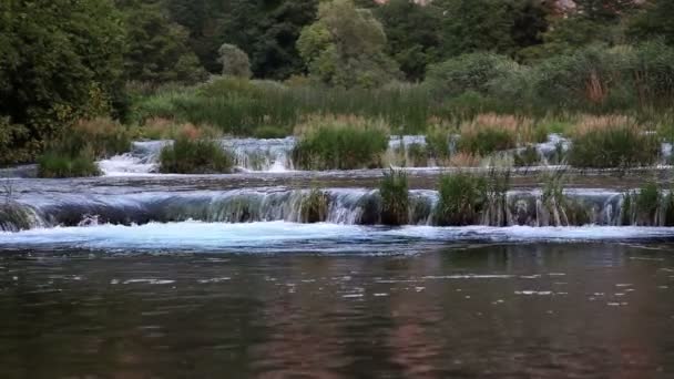 Πλάνο του καταρράκτη στον ποταμό krka-Κροατία — Αρχείο Βίντεο