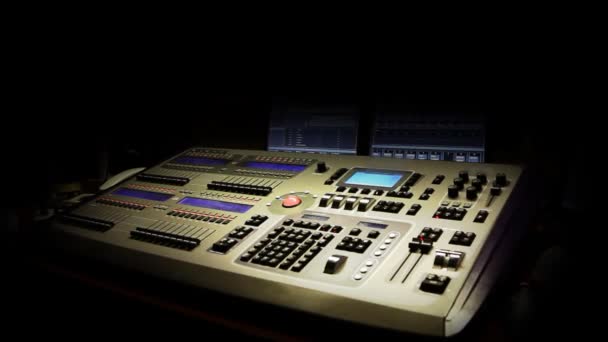 Plan d'une console de mixage — Video