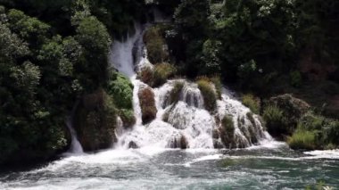 panoramik çekim şelale krka nehir-Hırvatistan