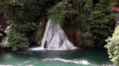 atış küçük bir şelale krka nehir-Hırvatistan