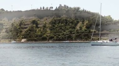 bir ateş yakın piran, Slovenya doğal kıyı şeridi