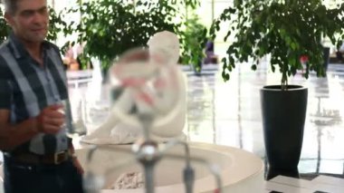genç ve güzel bir çift atış kapatmak