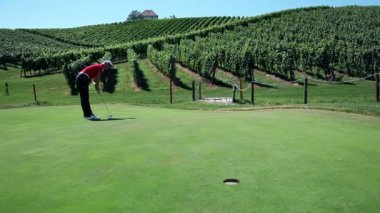 bir kadın Golf atış