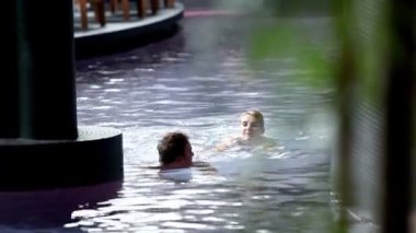 Spa alanında Yüzme Çift