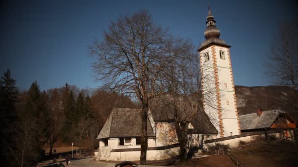 Noch Aufnahme von Kirche und Umgebung — Stockvideo