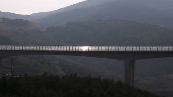 Autobahn - Brücke — Stockvideo