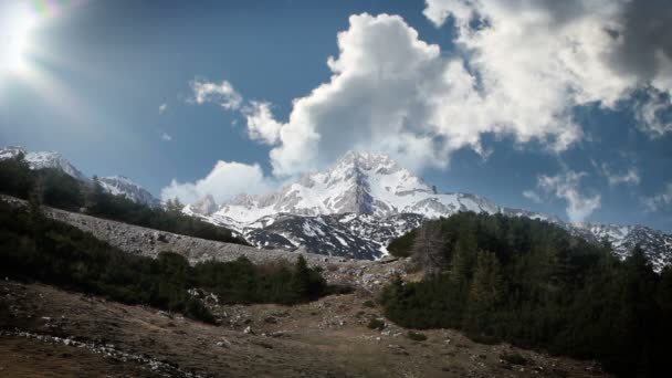 Berge im Frühling in Slowenien — Stockvideo