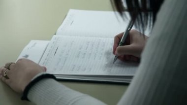 yazdıktan sonra öğretmen dikte etme